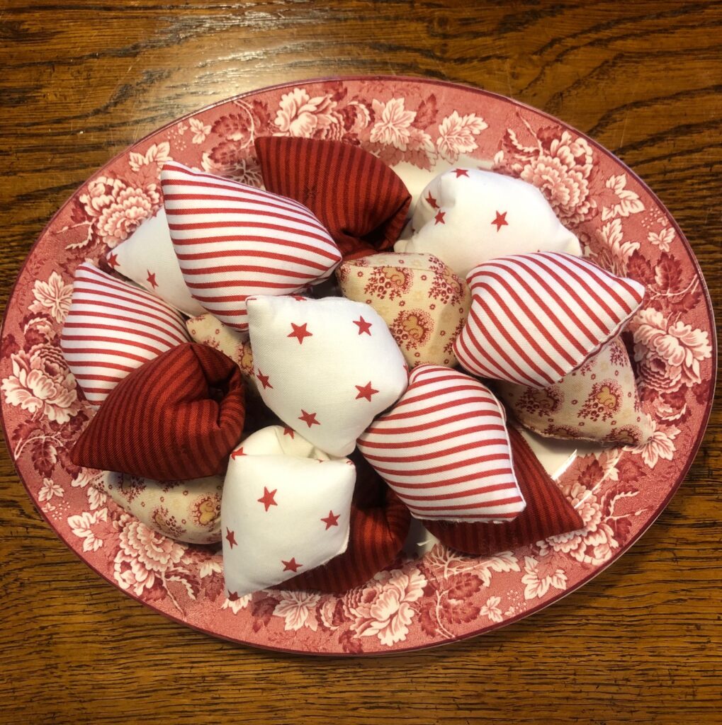 Finger Pincushion Pincushion Pantiles