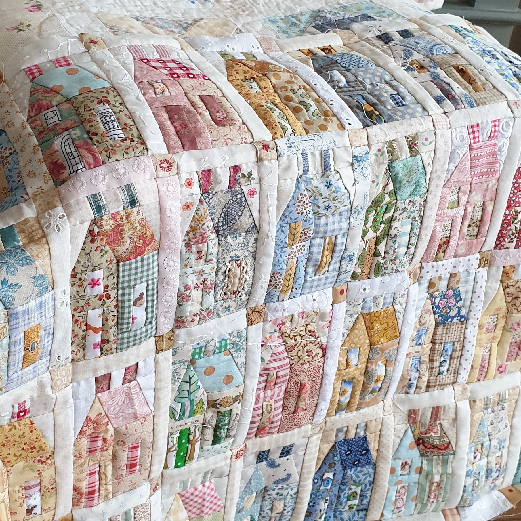 Little House Block Quilt - Pincushion Pantiles